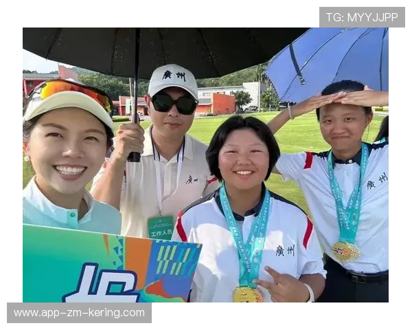 冯珊珊学院大爆发！新生代实力惊艳教练组