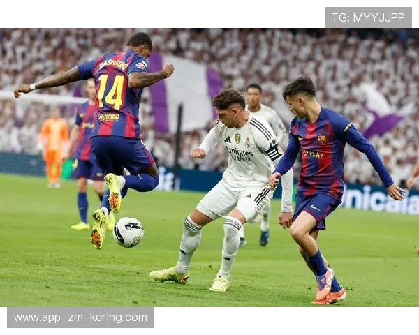 皇马西甲10胜欧冠全胜，巴尔韦德改踢右后卫引关注，0506西甲12轮 皇马vs巴萨