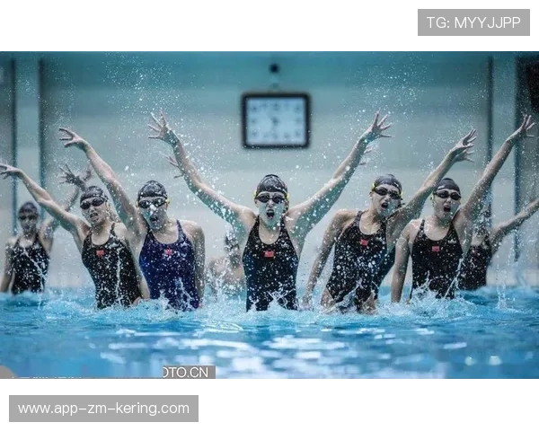 花样游泳项目加强同步性训练，动作衔接更为流畅